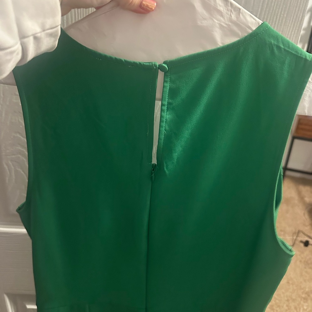 Elegant Green Sleeveless Dress